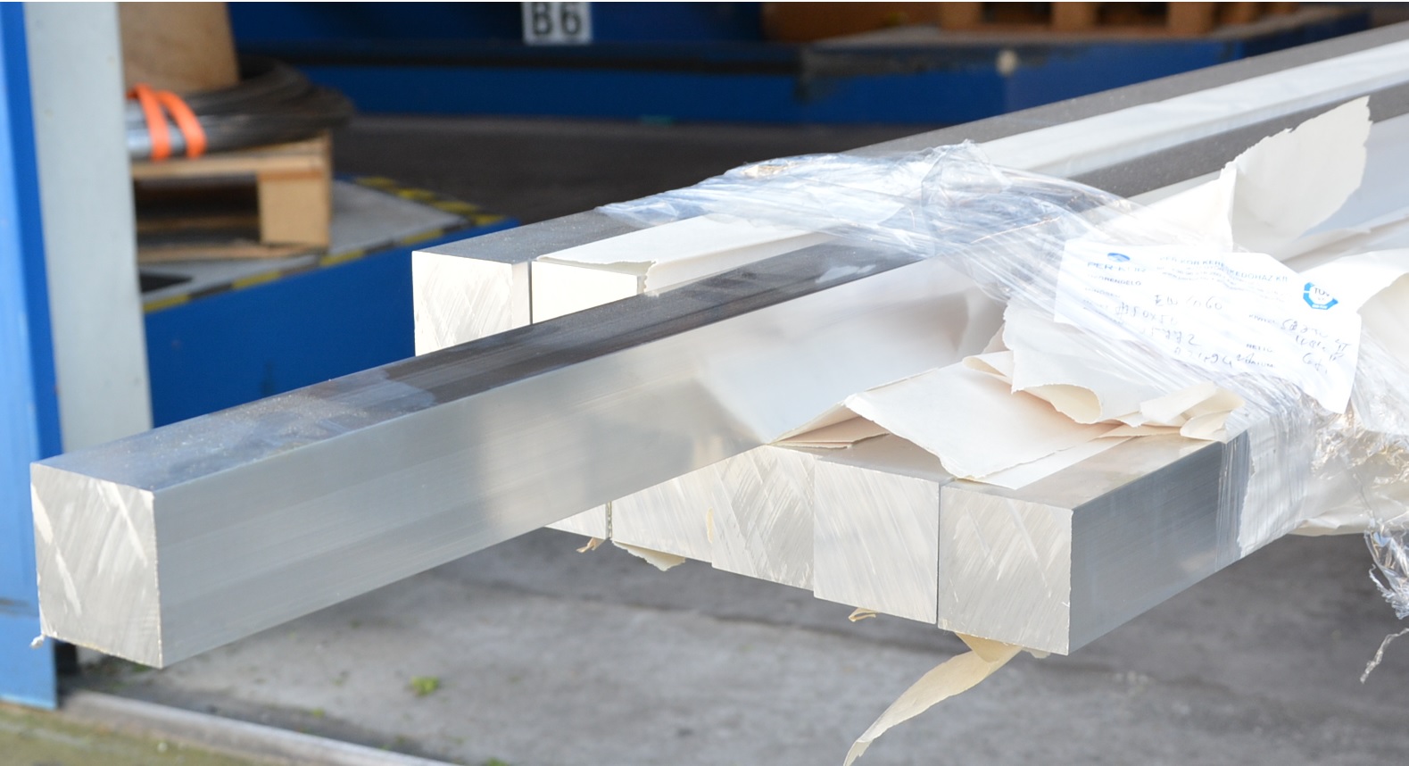 Hliníkové Tyč štvorcová