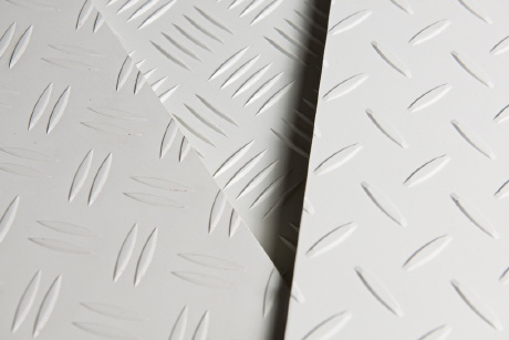 Cseppmintás alumínium járólap